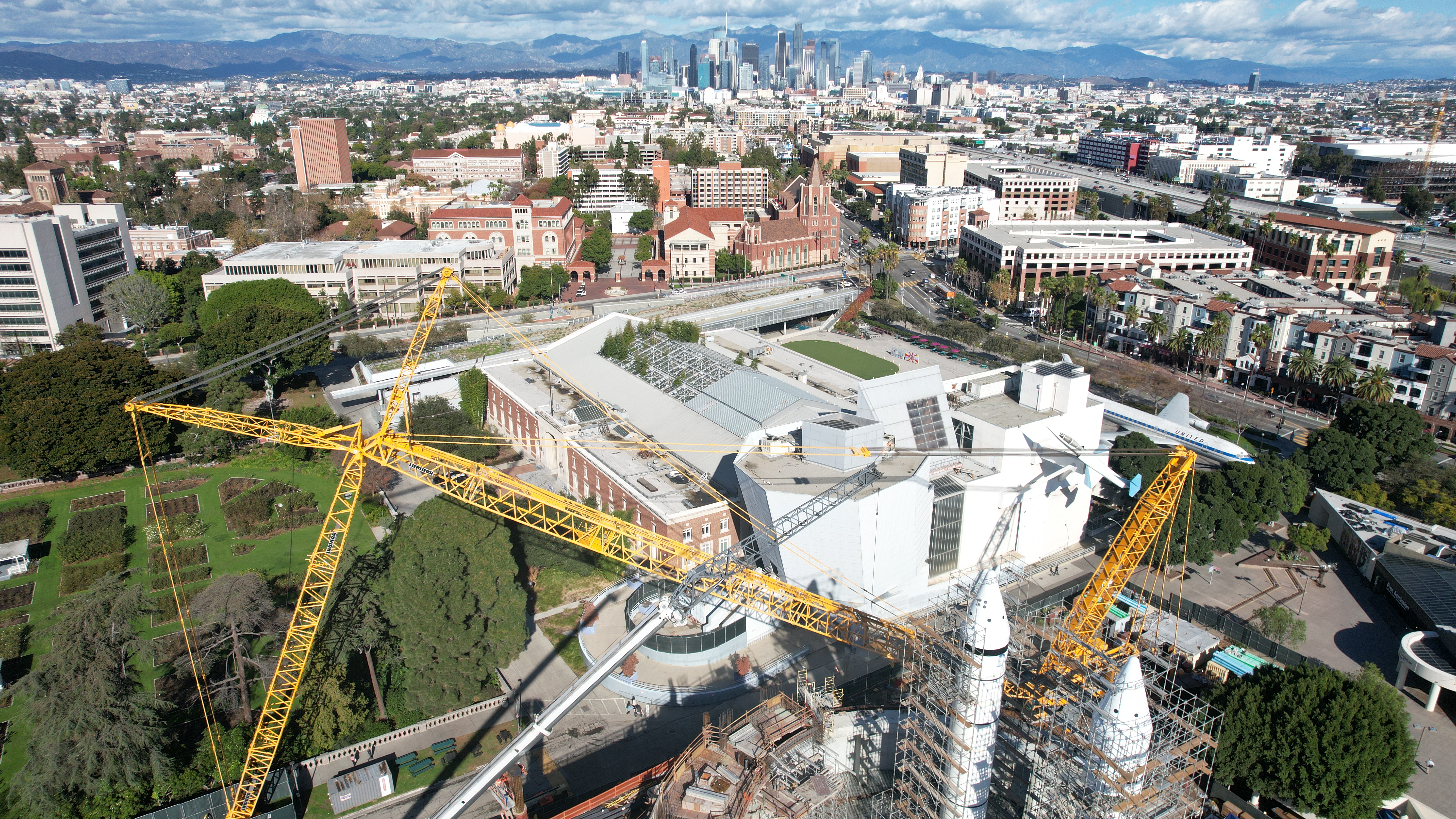 Endeavour Space Shuttle – new home being prepared